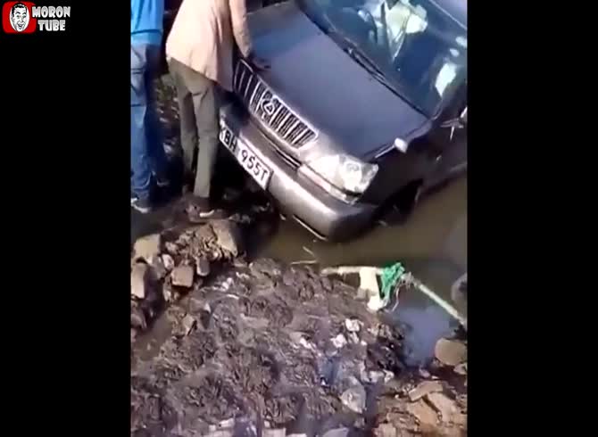Video :Inundated by urban quicksand